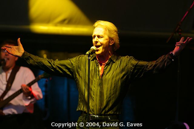 Carl Wayne  The Hollies at Wisley -  June 2004