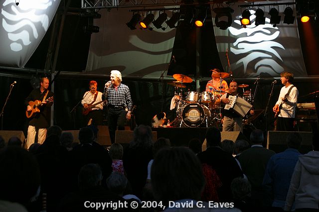 Alan, Ray, Carl, Bobby, Ian & Tony  The Hollies at Wisley -  June 2004